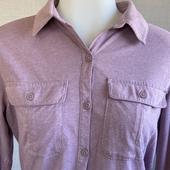 Size small Columbia OMNI Wick collared button down  cute lavender pastel purple - Picture 2 of 9